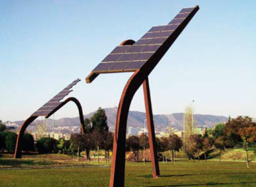 escultura solar en el campo